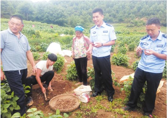 「脱贫攻坚公安蓝」“看到群众高兴,我们感觉很幸福”——毕节市公安局帮扶赫章县德卓乡侧记