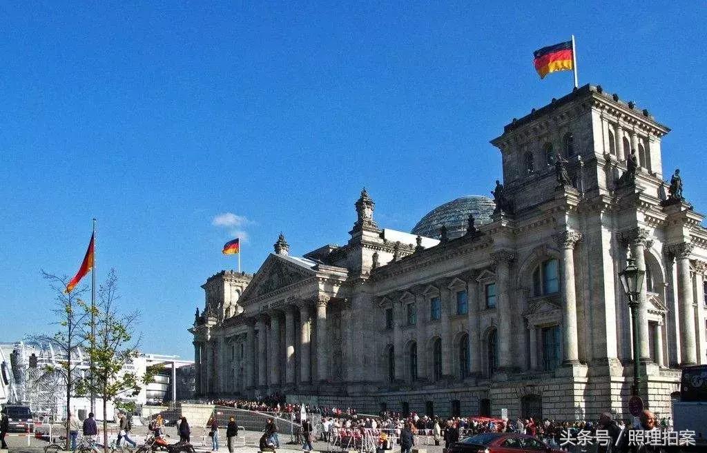 德国宣扬纳粹判五年刑，主播调侃*京大南***杀屠**仅被封杀，粉丝还送礼