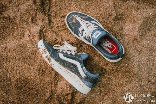 人潮汹涌穿衣打扮有多重要,哪款旅游鞋又百搭又好穿