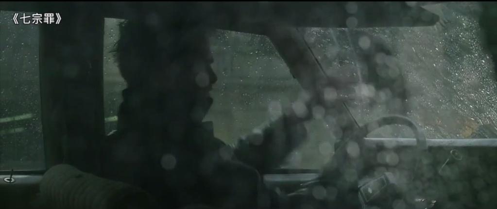 男子被罪犯绑在床上一年之久，找到时已经不成人形！