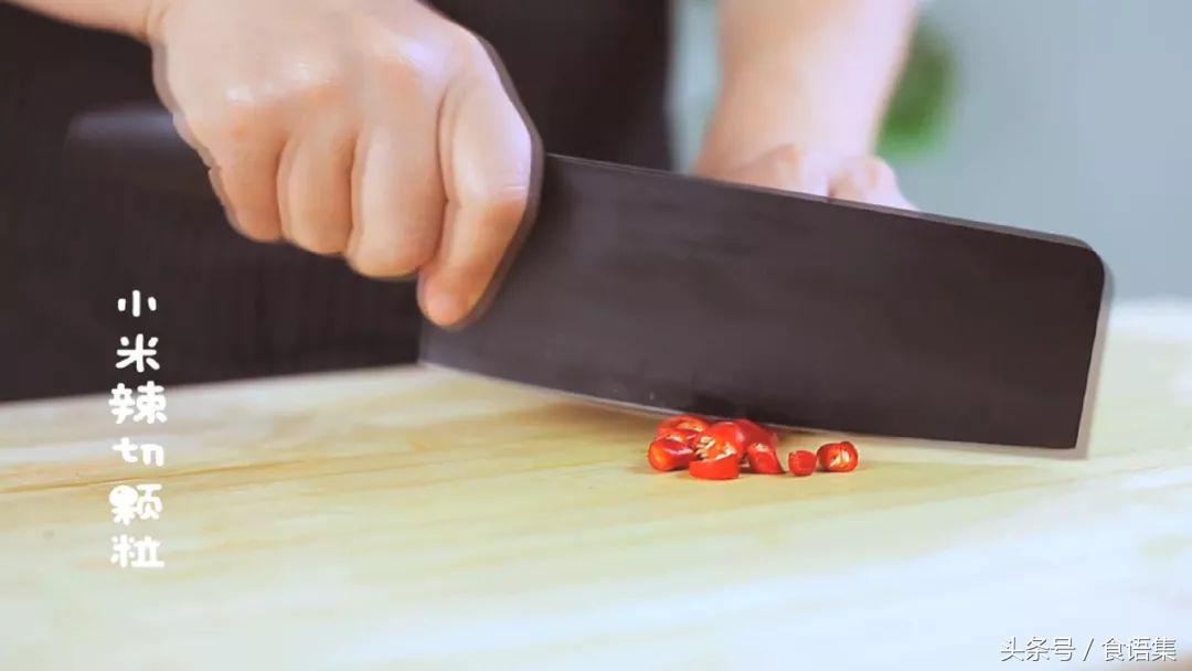 《食语集》做一道瞬间叫醒你的味蕾的苗家老坛酸菜鸡！