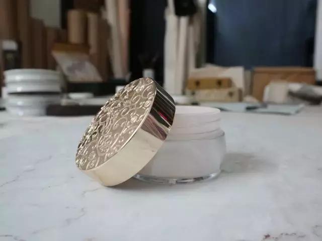 敲好用的粉饼,很便宜的粉饼该不该用