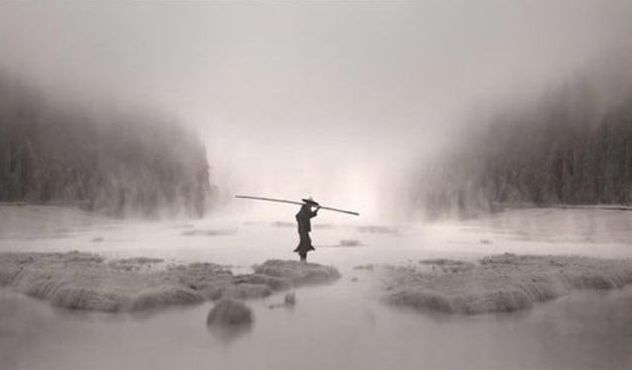 莹莹红豆寄相思便向相思河畔去