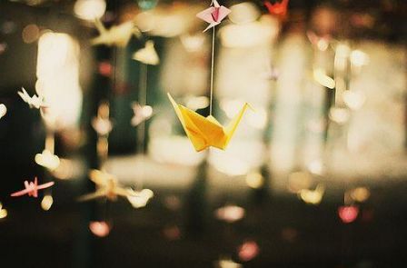 莹莹红豆寄相思便向相思河畔去