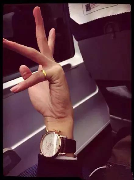 家暴炫富后，他又被粉丝教做人，这是今日份的快乐源泉！