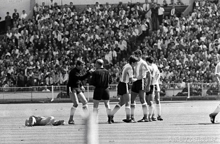 足坛史上红牌最多的比赛,一场丑陋的比赛