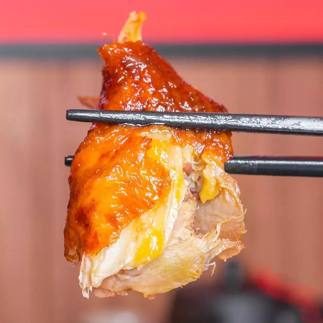 6.8折！陆家嘴惊现1家“网黄餐厅”，人均40+吃哭老板！