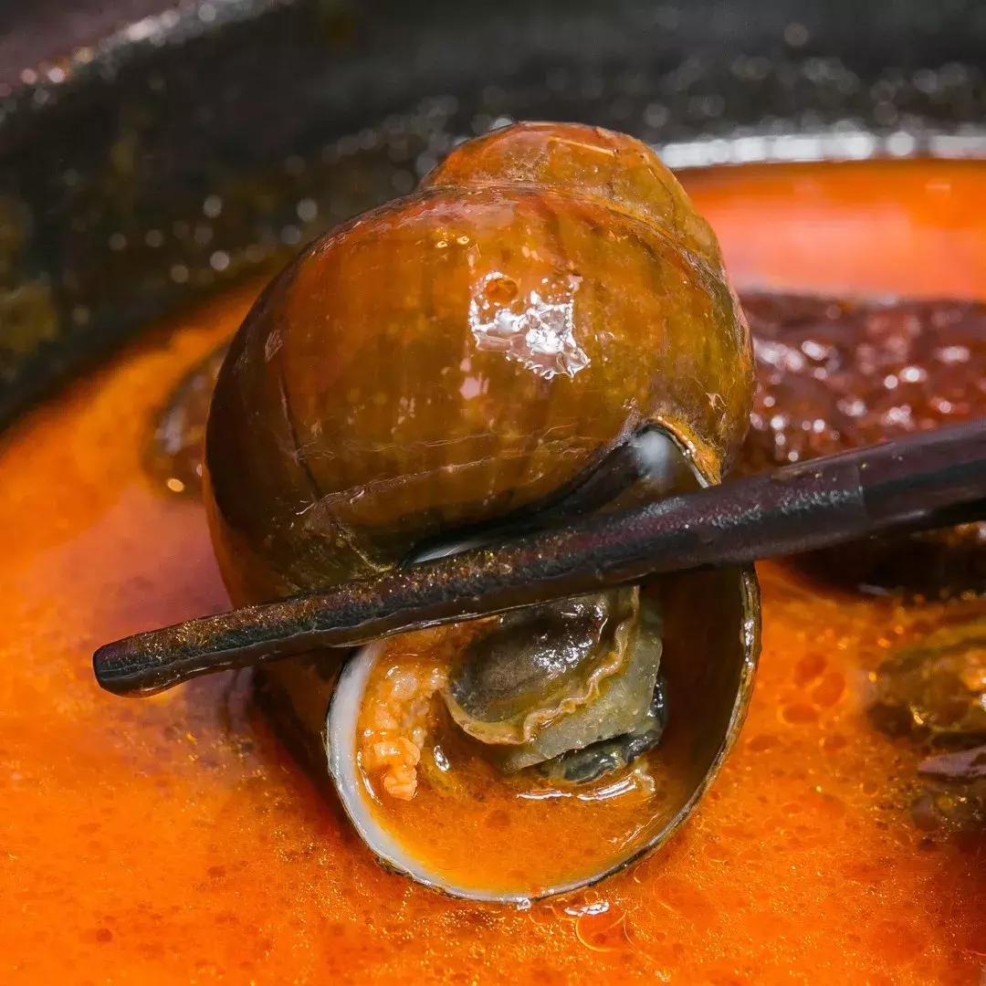 6.8折！陆家嘴惊现1家“网黄餐厅”，人均40+吃哭老板！