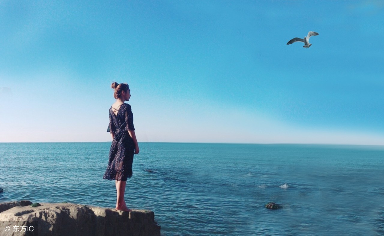 记住：Lifeisntaboutwaitingforthestormtopass.