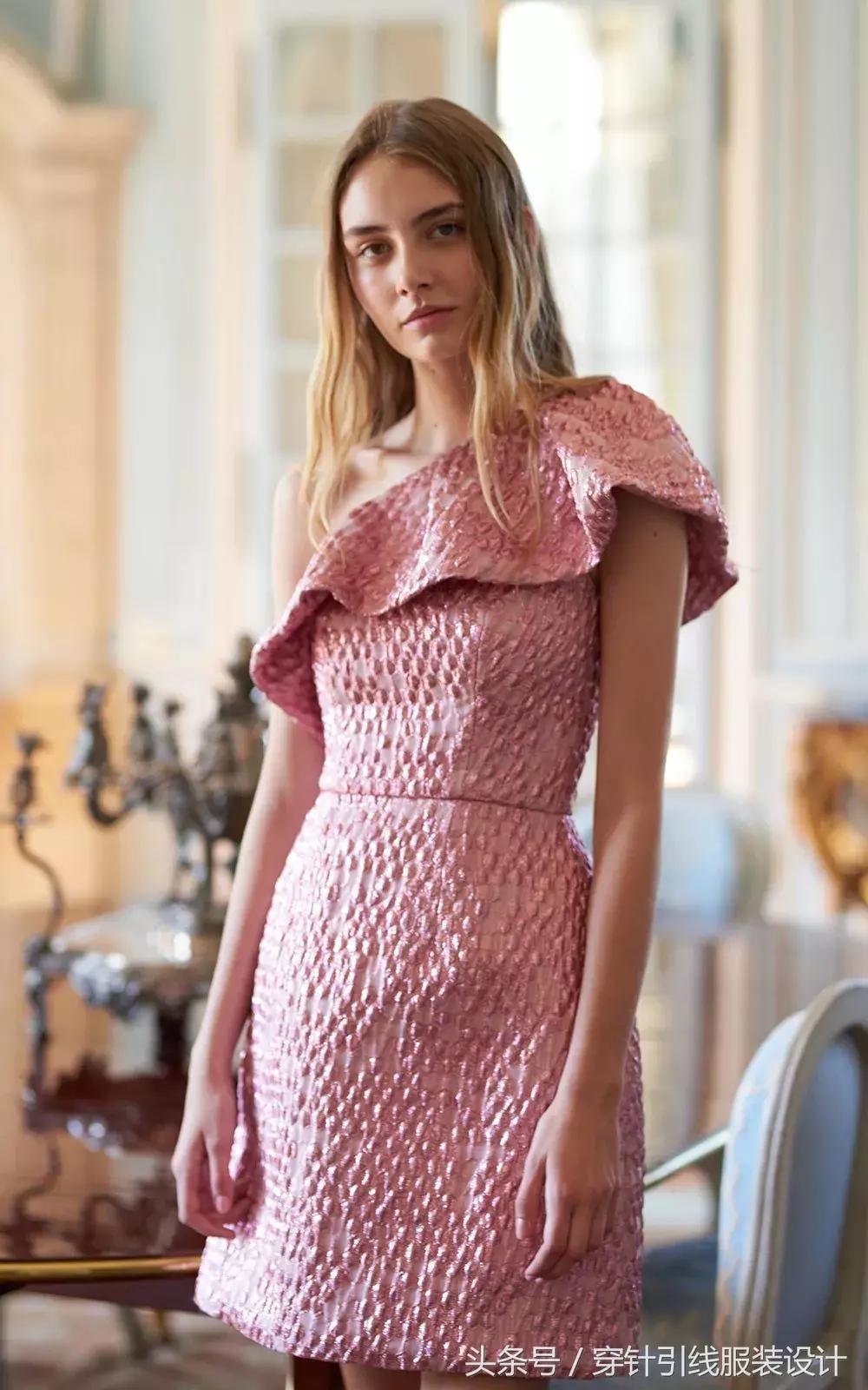 华美礼服｜MoniqueLhuillier细写法国乡村的诗意光景