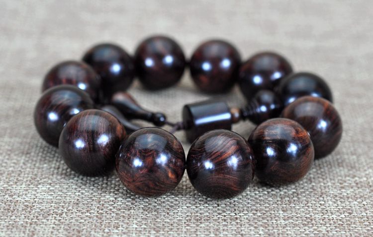 海南黄花梨入门手串推荐,黄花梨入门款和毕业款区别