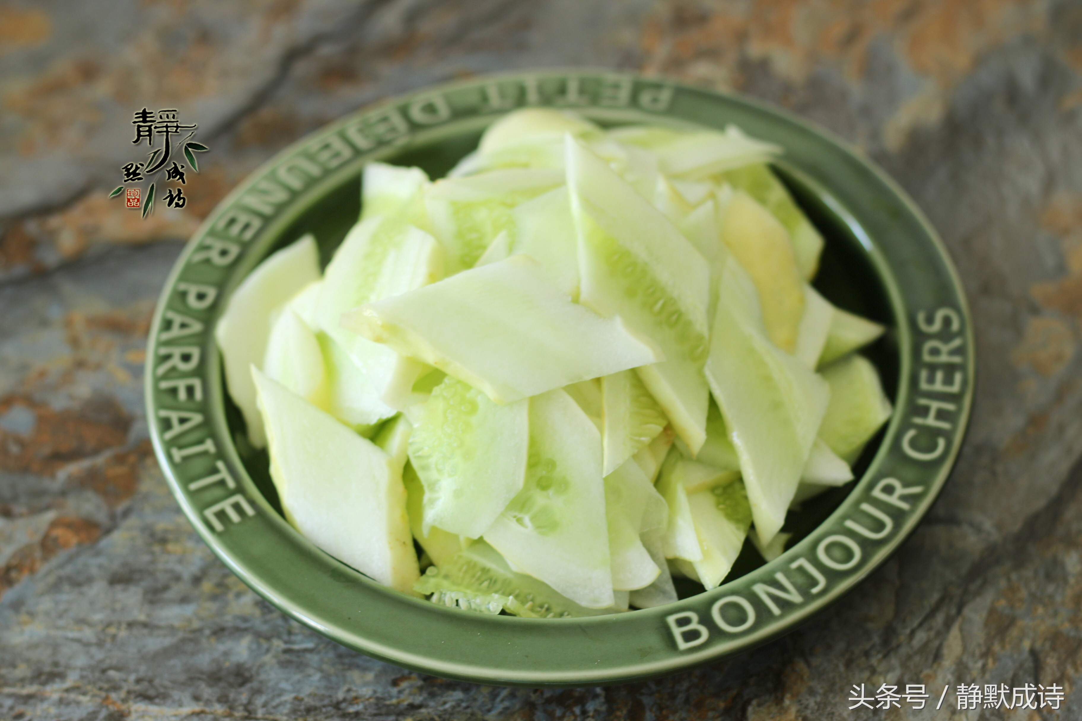 黄瓜这样做超级下饭简单易学,黄瓜老了怎么腌制好吃