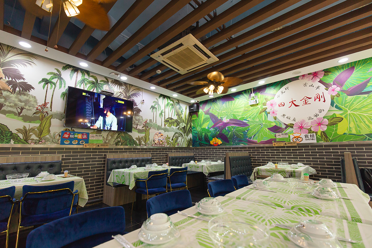 要火！用鲍鱼熬的精华汤底，还涮着“透明”的菜！