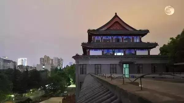 描写月亮最唯美经典的古诗词汇总,月是故乡明关于月亮的古诗词