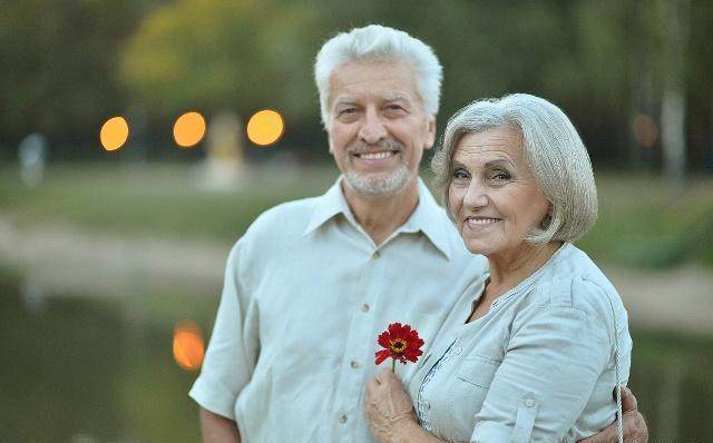 另一半离世了你该怎么面对,另一半去世了你又将如何度过