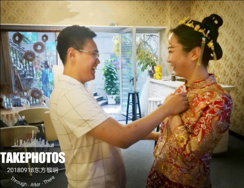 第146篇，情侣归来舷窗彩云亚美岸，牵手保利翘首中秋月儿圆