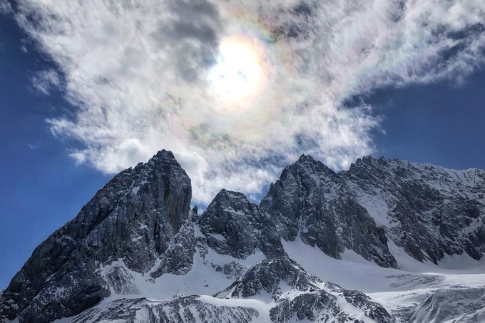 云南八日：看我家帅气小哥哥如何拍照？网友：花痴也要有限度