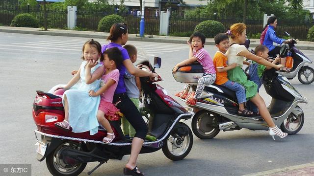 你和铁妈就差个电动车了……