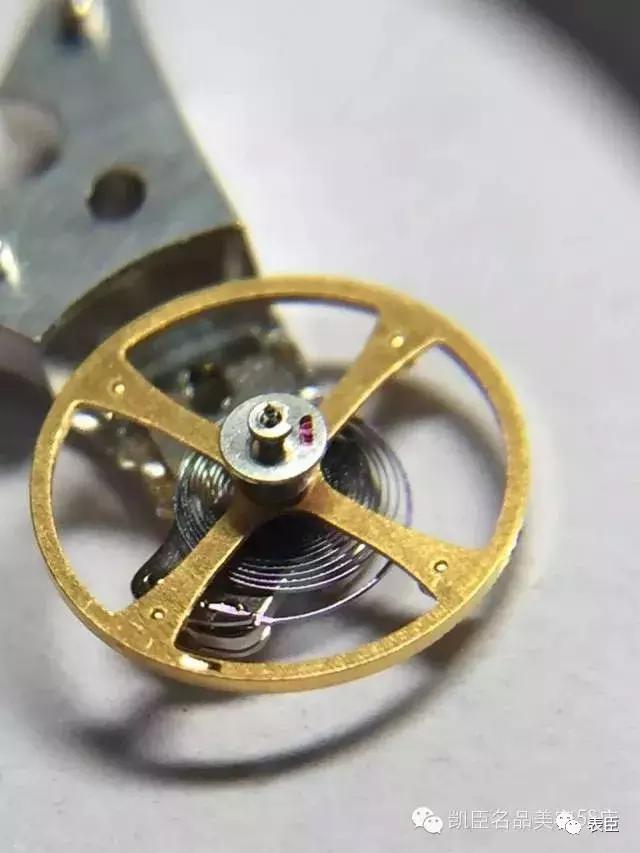 手表进水了放在大米中有用吗,手表进水有效的处理方法