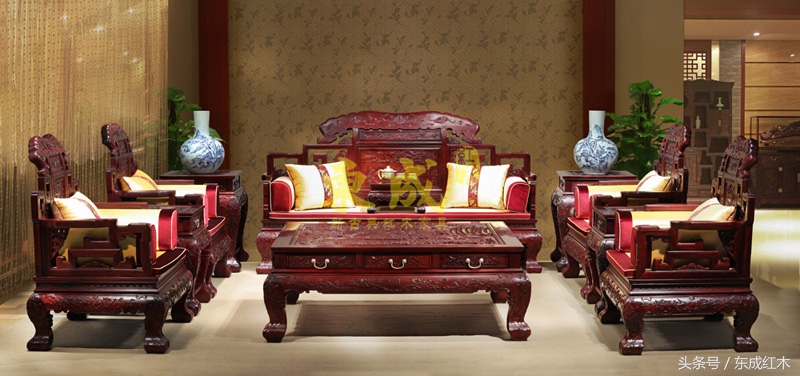 红木家具十大名牌东成红木,红木家具里的书法