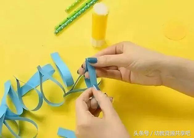 用彩色纸条制作手工卡纸,超简单卡纸手工特别好看