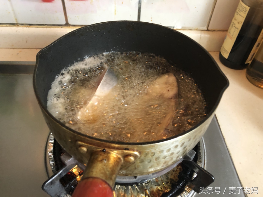 上海爆鱼正宗的鲳鱼版做法,鲳鱼这么烧绝对够味简单又快捷