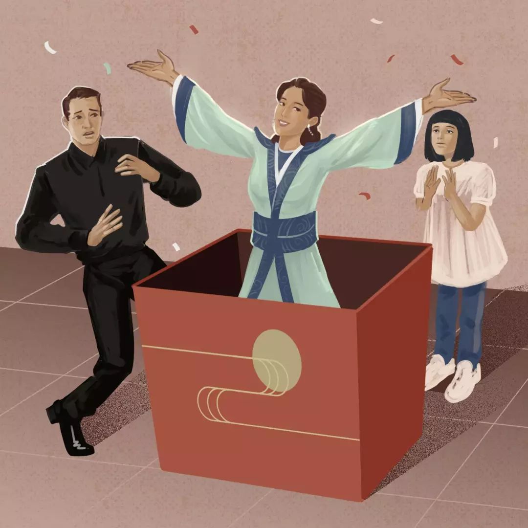 中产阶级的家庭聚会什么样？打扮成嫦娥藏礼物箱，为了20万的全瓷牙一口螃蟹也不吃，一场没有硝烟的攀比战争