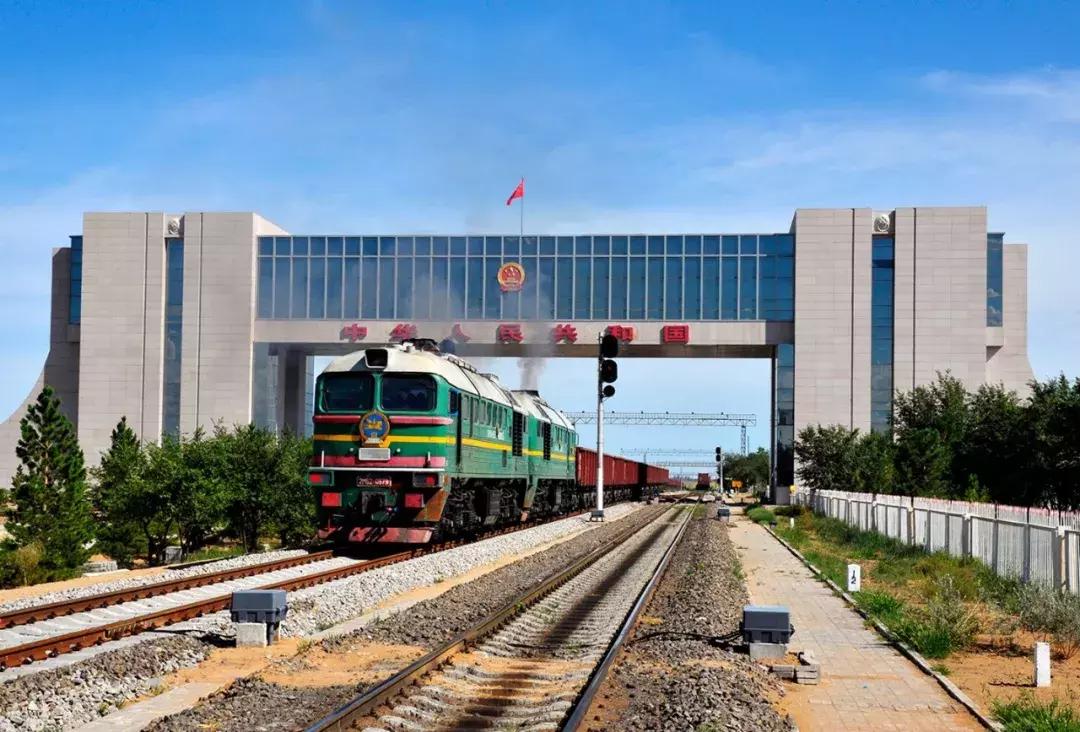 旅客还在熟睡中，他们竟悄悄换走了火车底盘！