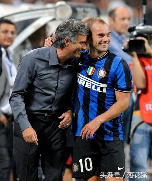 进攻型中场打法和思路八人制,最适合新手的足球战术