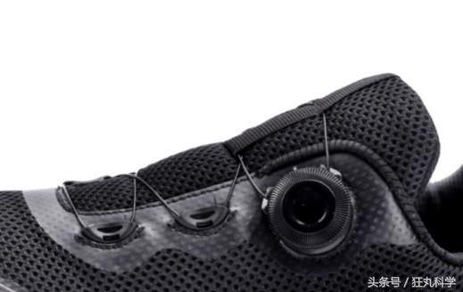 这是近两年我见过最酷的一双跑鞋了