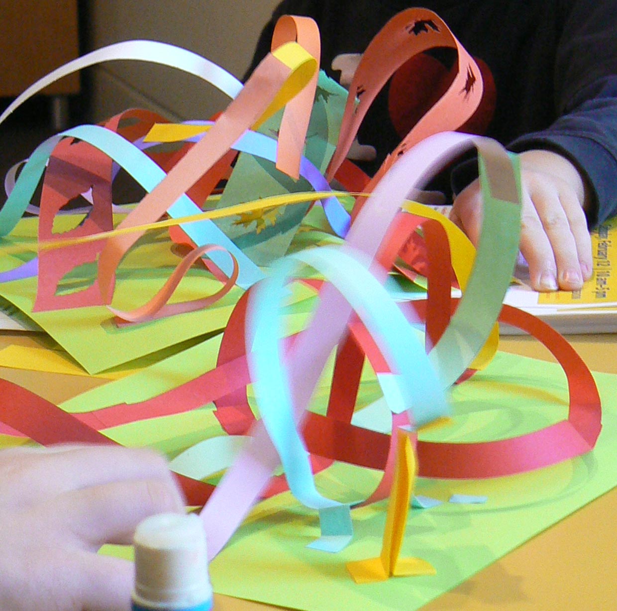 最简单的弹珠迷宫,手工益智玩具3-6岁纸盒弹珠迷宫