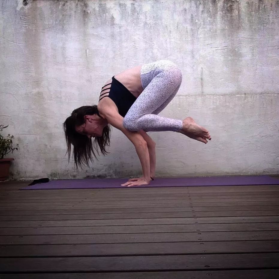 后弯体式能够缓解腰间盘突出，效果好的不得了