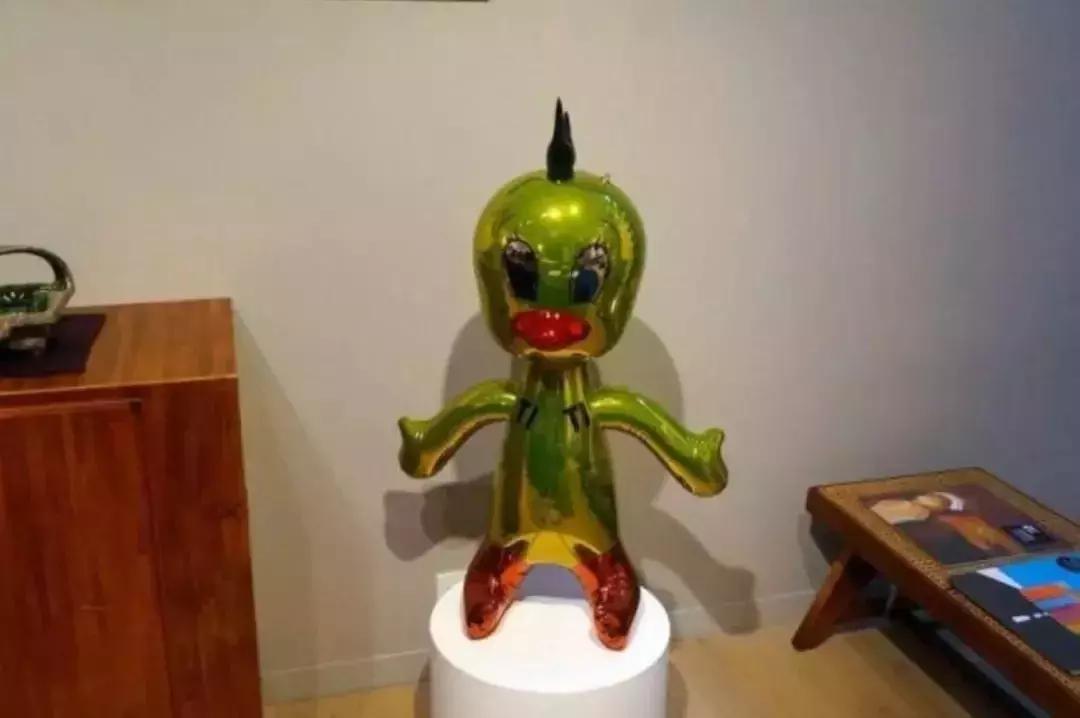 他花17亿巨款买张火箭票要绕月旅行，理由是……