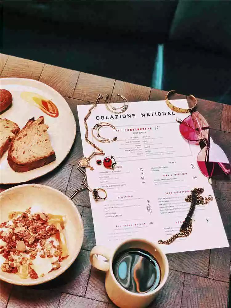 高跟鞋走秀时装周,2020秋冬高跟鞋时装周