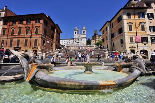 鍥界背鍏嬬綏鍦颁簹,鍥界背鎰忓ぇ鍒╁崐鍐宠禌