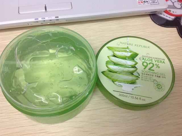 芦荟胶的三个基本使用方法,芦荟胶的正确使用方法如下