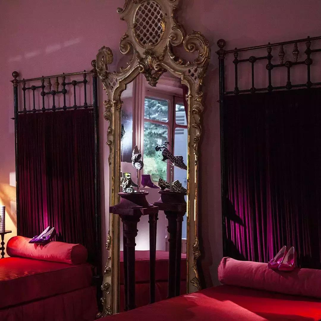 戚薇霸气走秀,唐嫣戚薇机场街拍大全