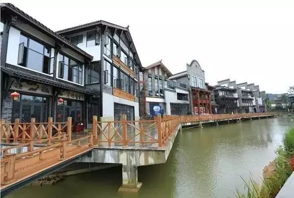 黔南旅游攻略必去景点,黔南州八月初适合游玩地点推荐