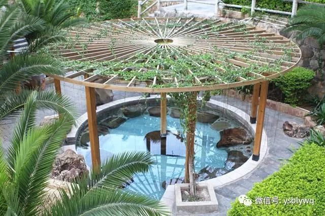 「藏在大山深处的野温泉」29.9元蜂抢云南原始部落野温泉度假村门票，寻觅这处“野”趣，享受原汤泉水的暖之惬意~