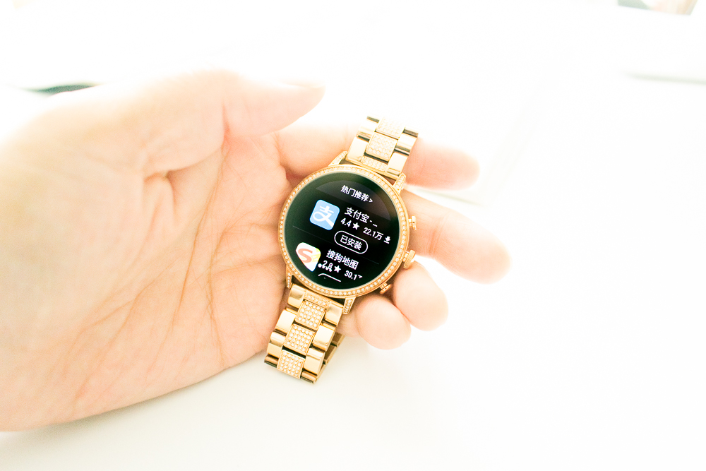 戴fossil手表,fossil智能腕表