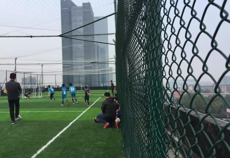 济南学校足球场开放,济南山大足球场