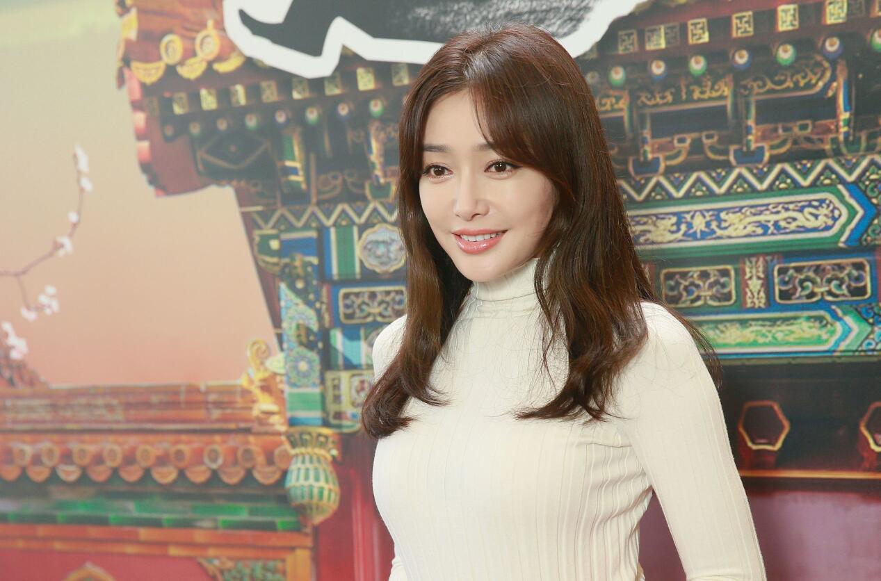 秦岚素裸妆,秦岚的护肤