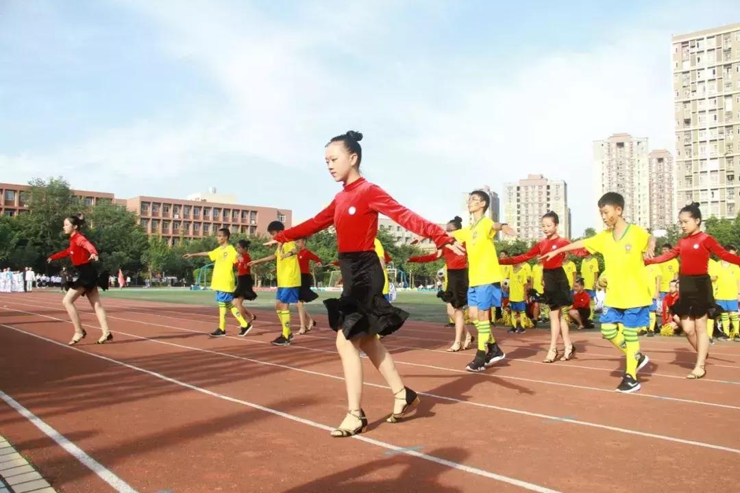 巧绘世界缩影，畅舞运动激情，科中第十届体育文化节盛大开幕