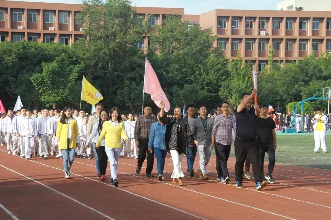 巧绘世界缩影，畅舞运动激情，科中第十届体育文化节盛大开幕