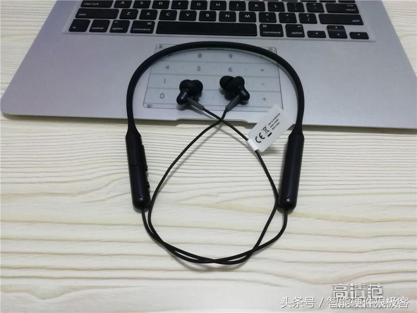 1MOREStylish双动圈颈挂式蓝牙耳机-时尚音乐体验