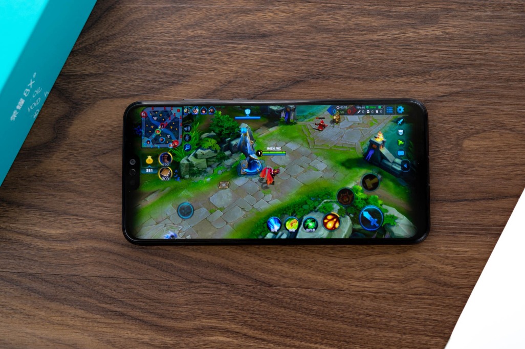 荣耀8x最新测评,千元档最强屏占比荣耀8x体验评测