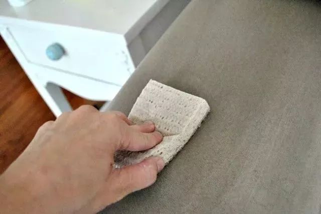 沙发脏了不用愁,沙发太脏了用什么洗最干净