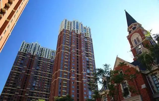 朝西的户型能买吗,售楼小姐说买楼