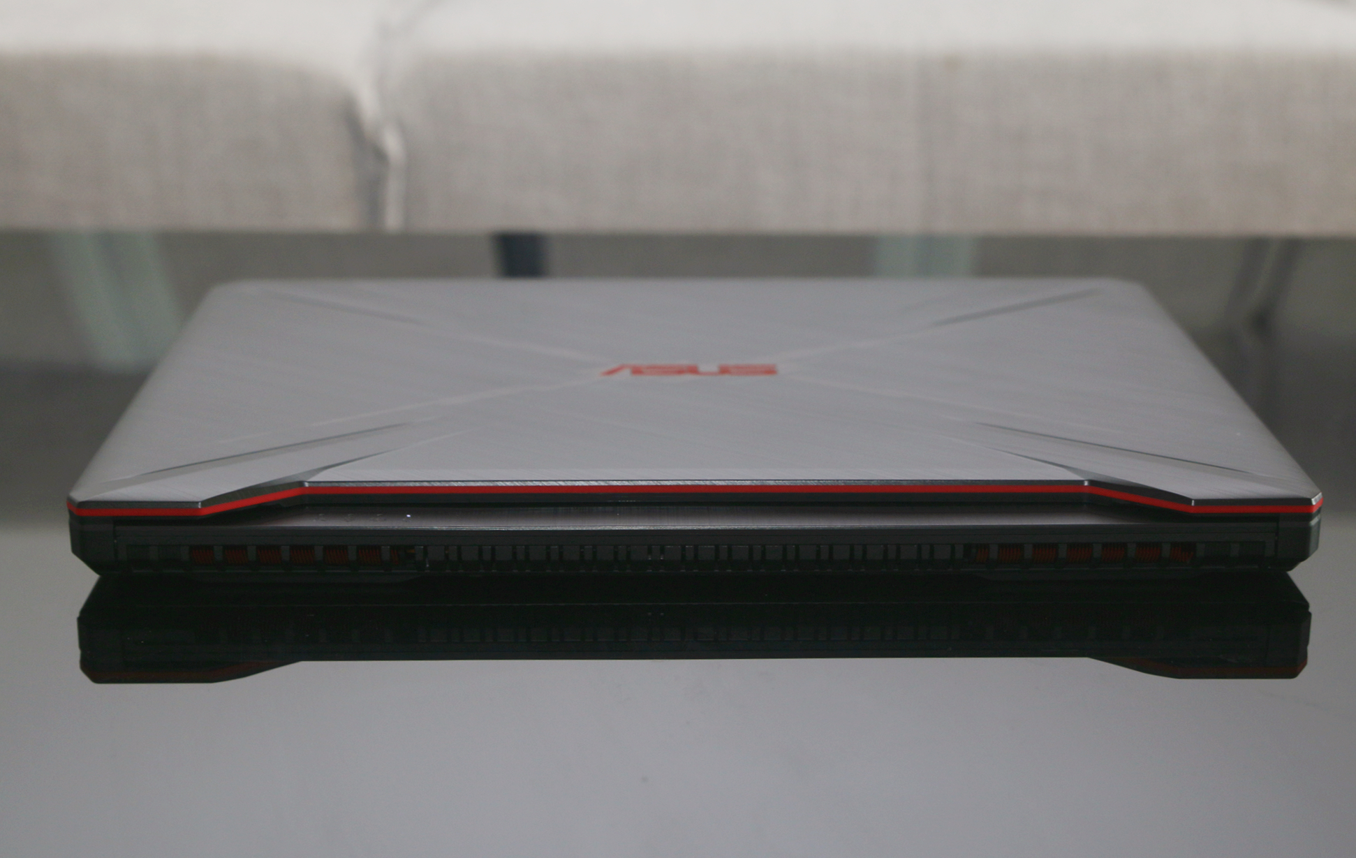 华硕飞行堡垒6评测,玩游戏要游戏本还是台式电脑