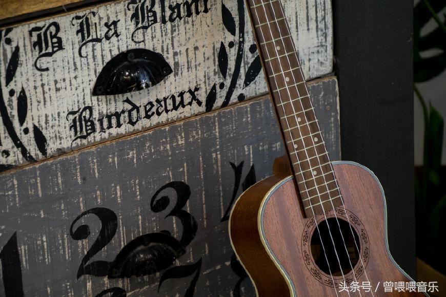 零基础学尤克里里可以看简谱吗,初学尤克里里每天必练的十个动作